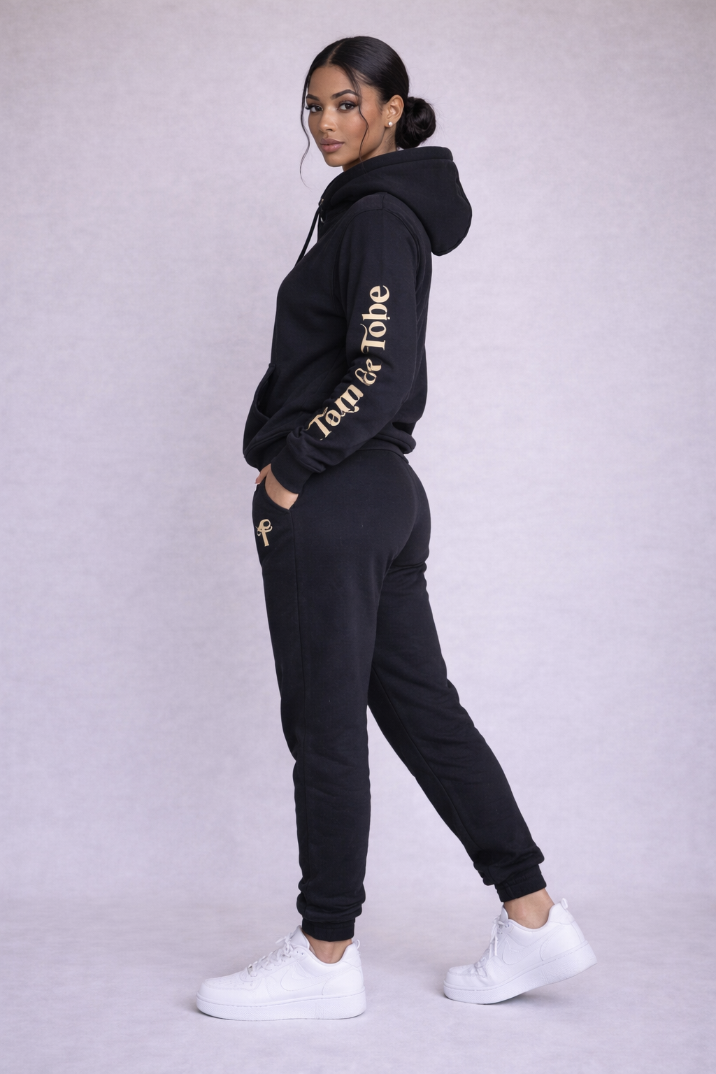 SIGNATURE LINE - Tan & Tobe